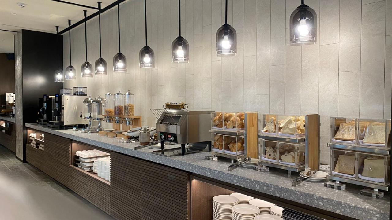 Lakeshore Hotel Hualien Taroko Shunan Екстериор снимка Coffee bar at the lounge