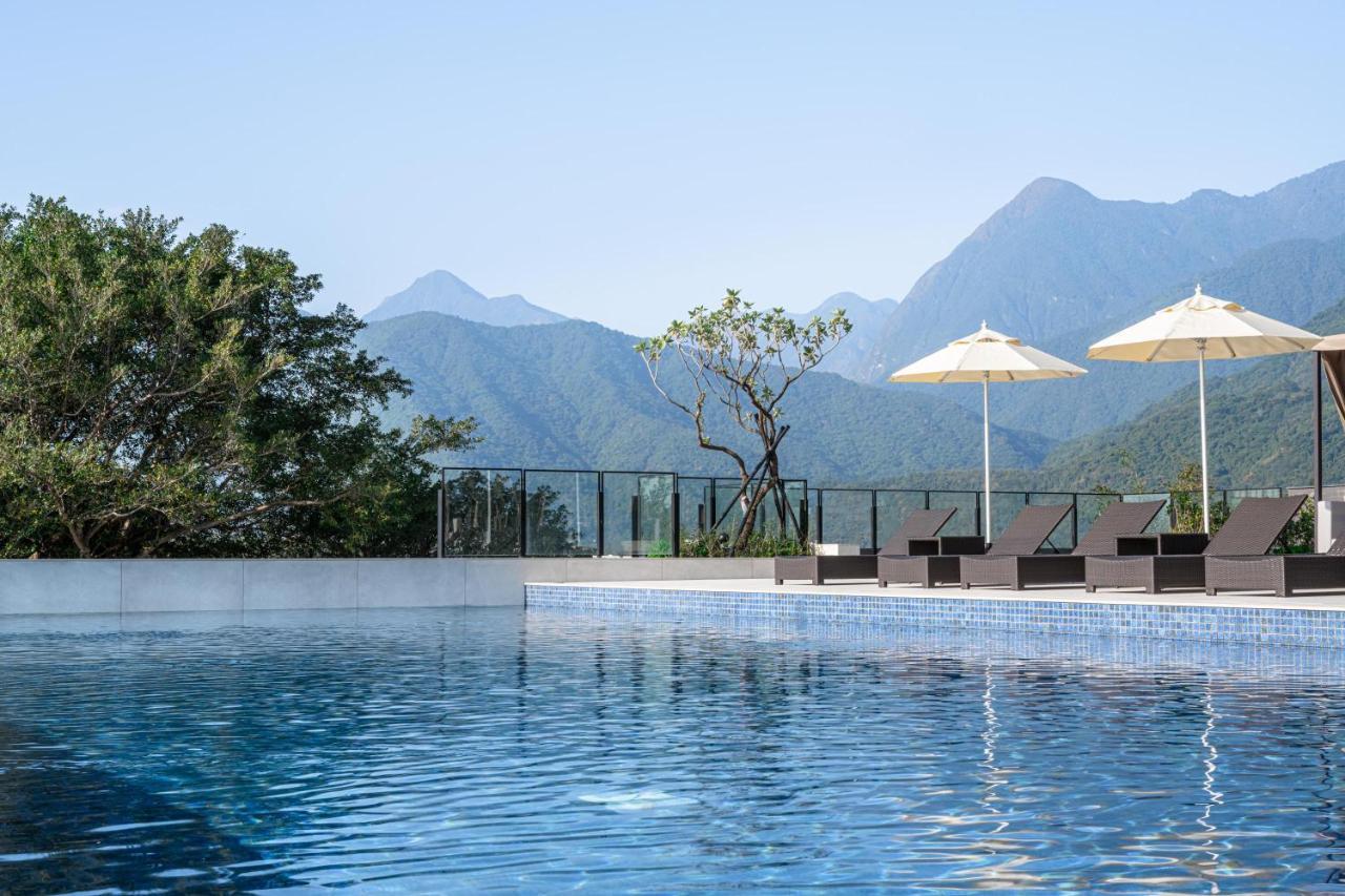 Lakeshore Hotel Hualien Taroko Shunan Екстериор снимка The swimming pool at the hotel