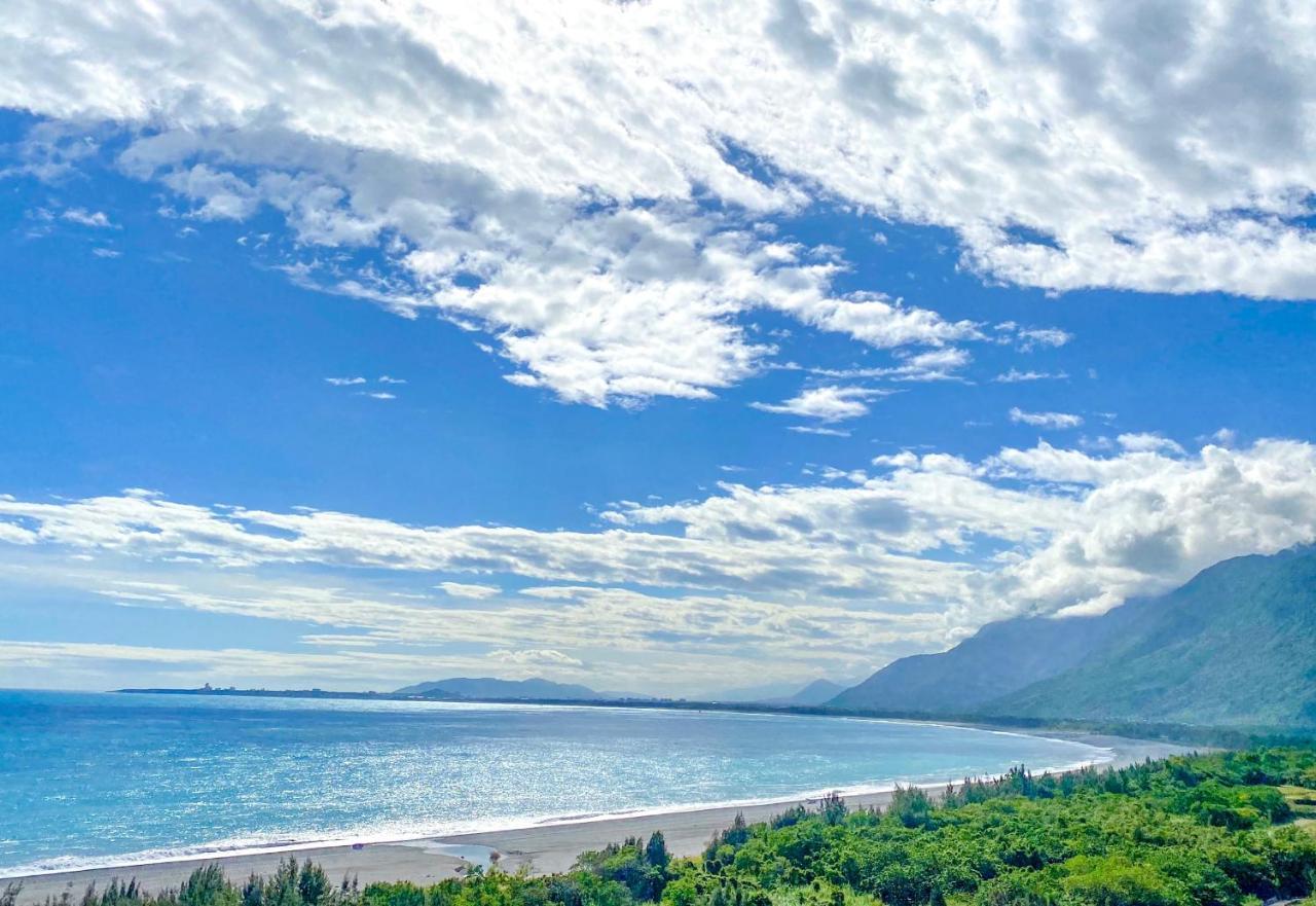 Lakeshore Hotel Hualien Taroko Shunan Екстериор снимка View of the bay